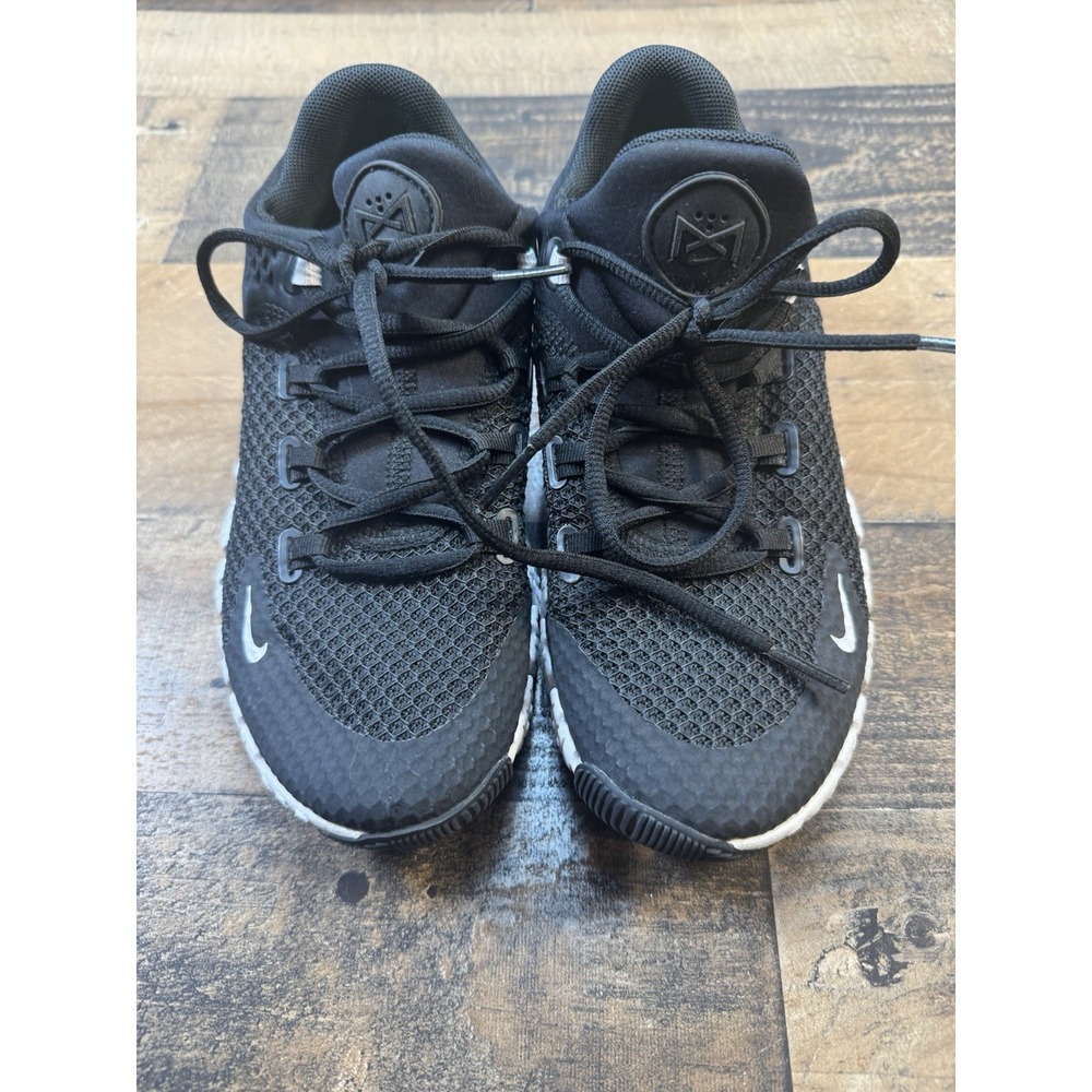 EUC Women's Size 7 - Nike Free Metcon 4 Black And White
